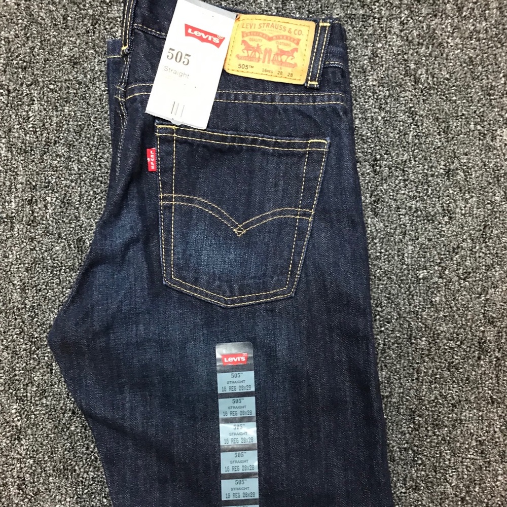 Levi’s - Picture 3 of 5